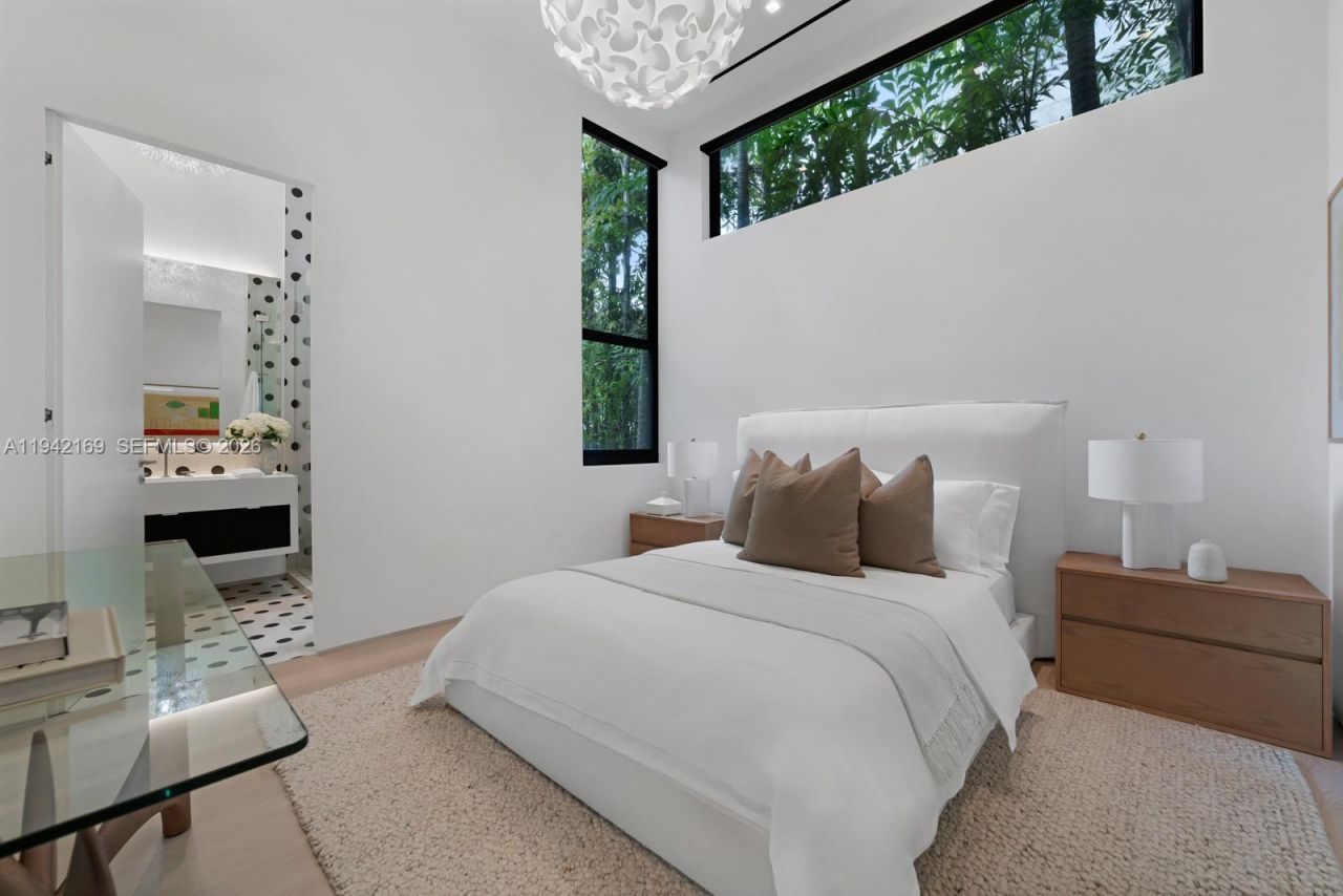 33 E Dilido Dr , Miami Beach, FL 33139 Photo