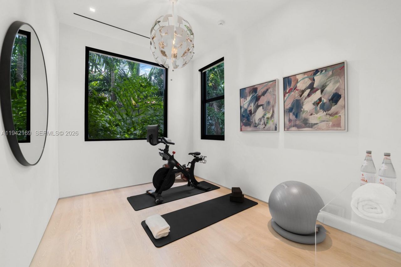 33 E Dilido Dr , Miami Beach, FL 33139 Photo