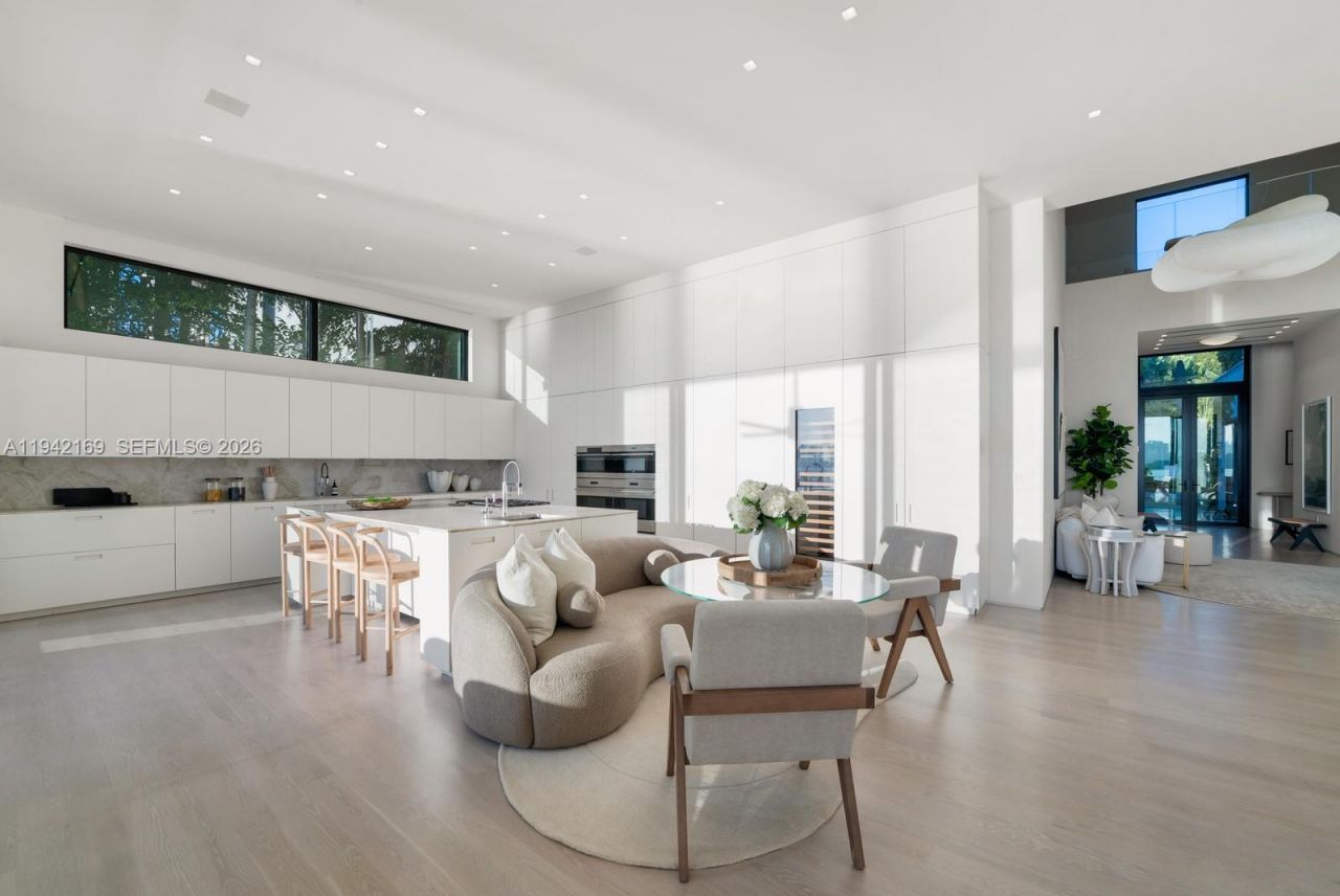 33 E Dilido Dr , Miami Beach, FL 33139 Photo