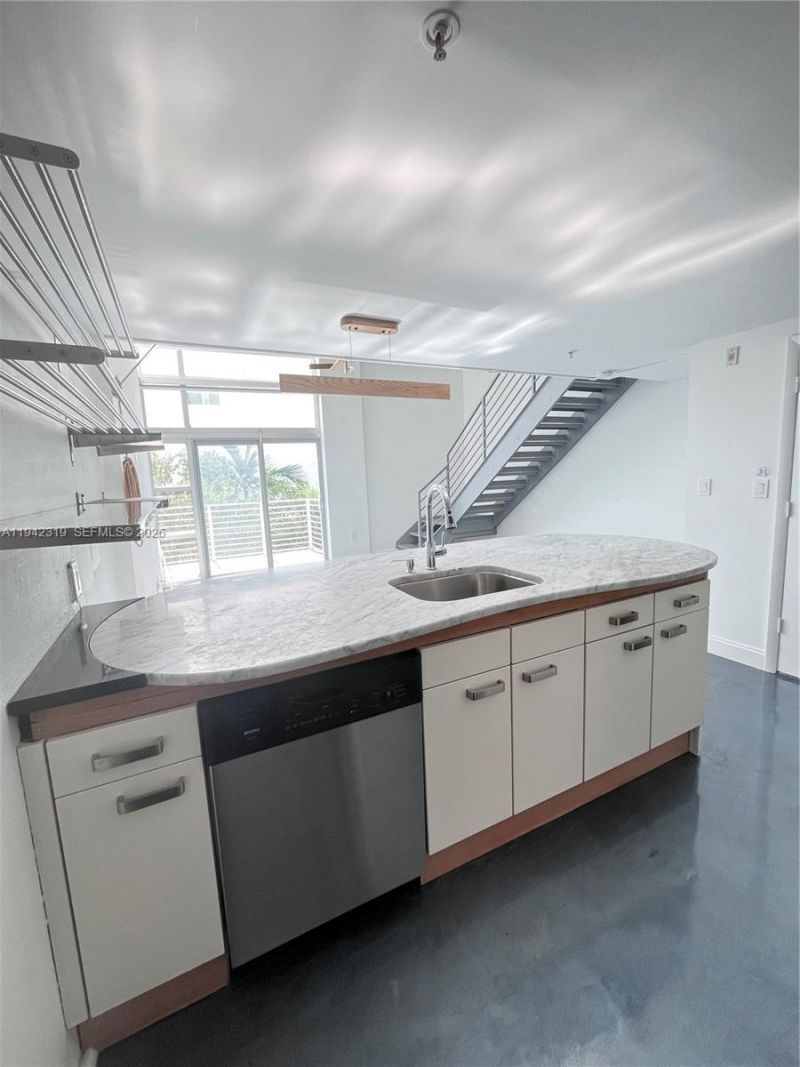 7744 Collins Ave , Unit 17, Miami Beach, FL 33141 Photo