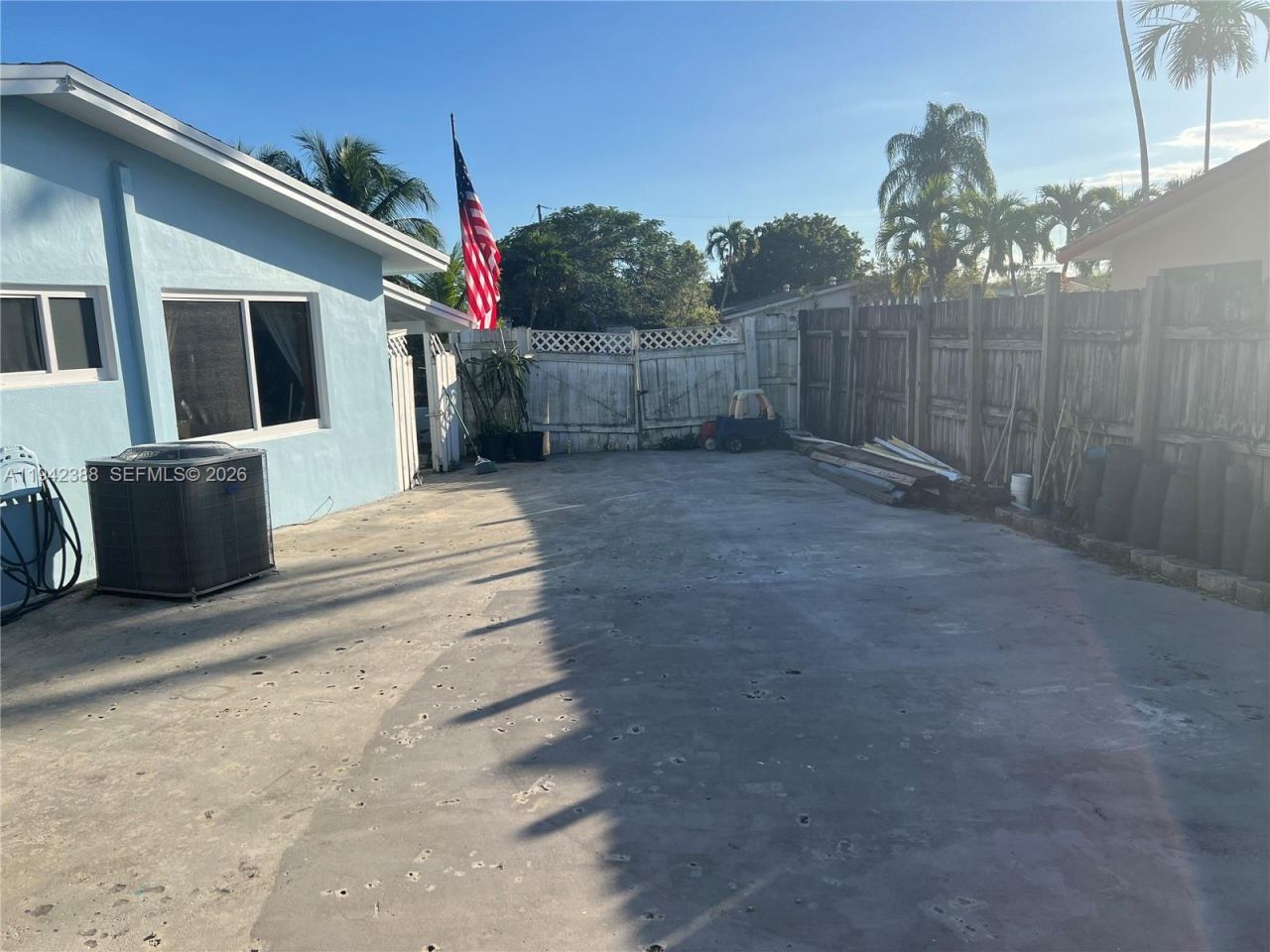 8801 SW 42nd St, Miami, FL 33165 Photo