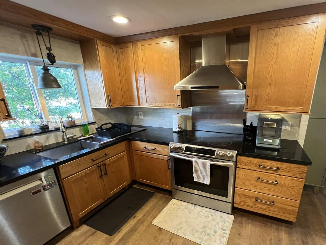 8801 SW 42nd St, Miami, FL 33165 Photo