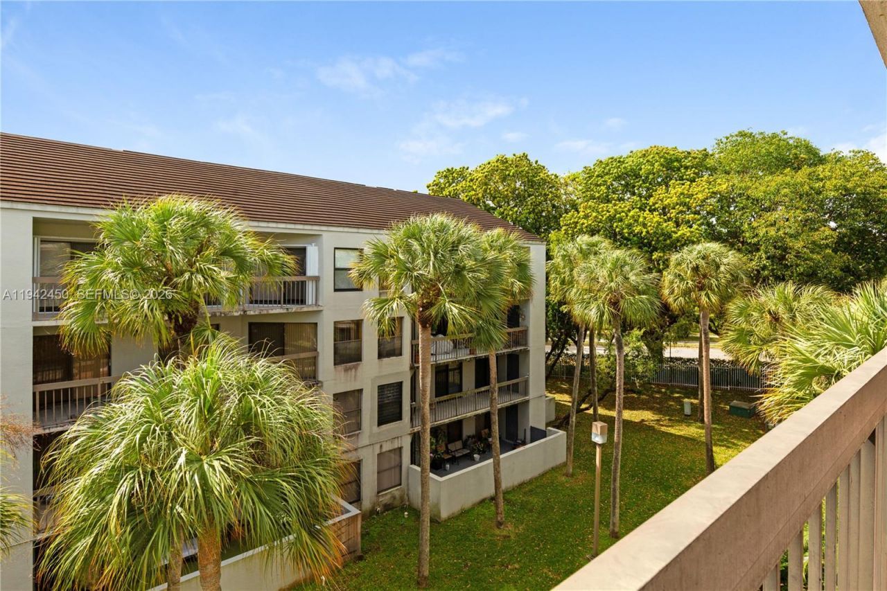 8810 SW 132nd Pl, Unit 403DN, Miami, FL 33186 Photo