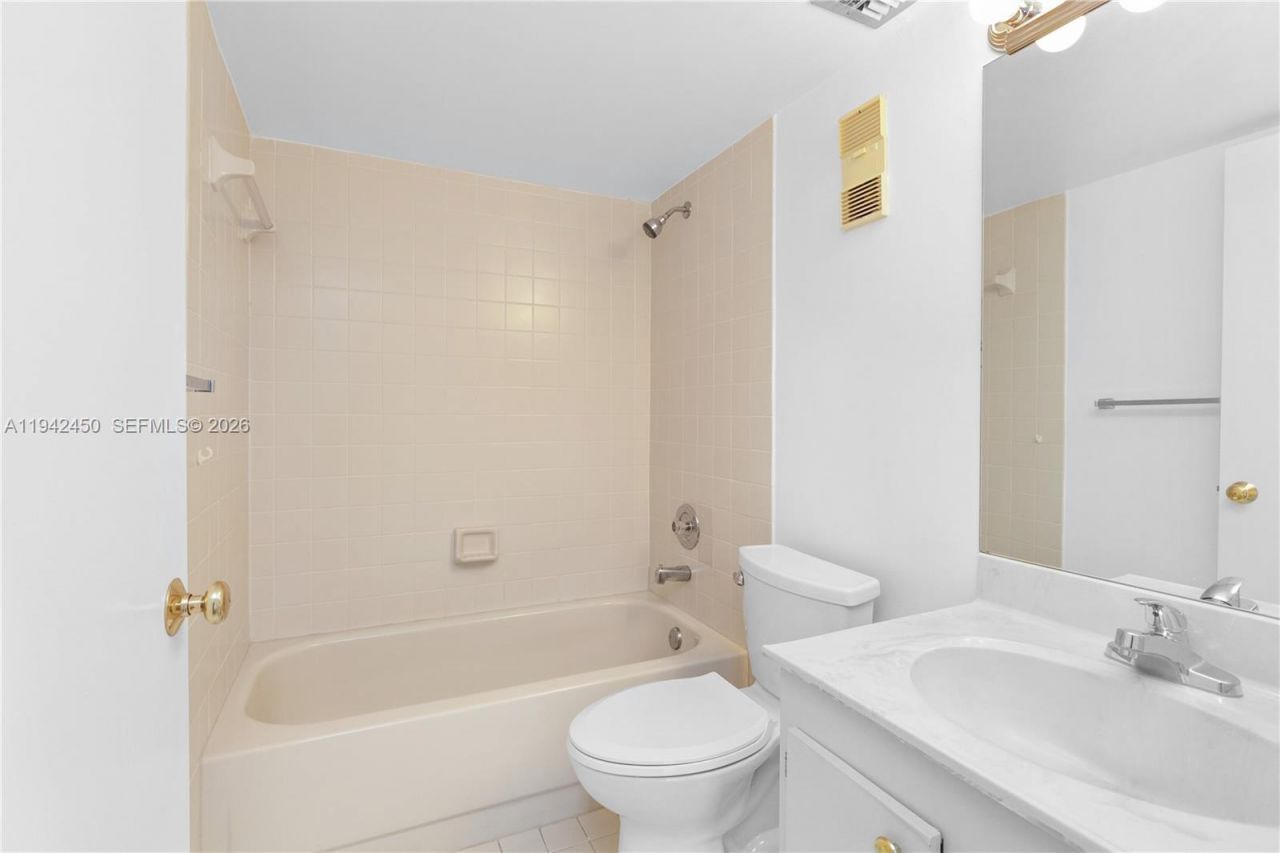 8810 SW 132nd Pl, Unit 403DN, Miami, FL 33186 Photo