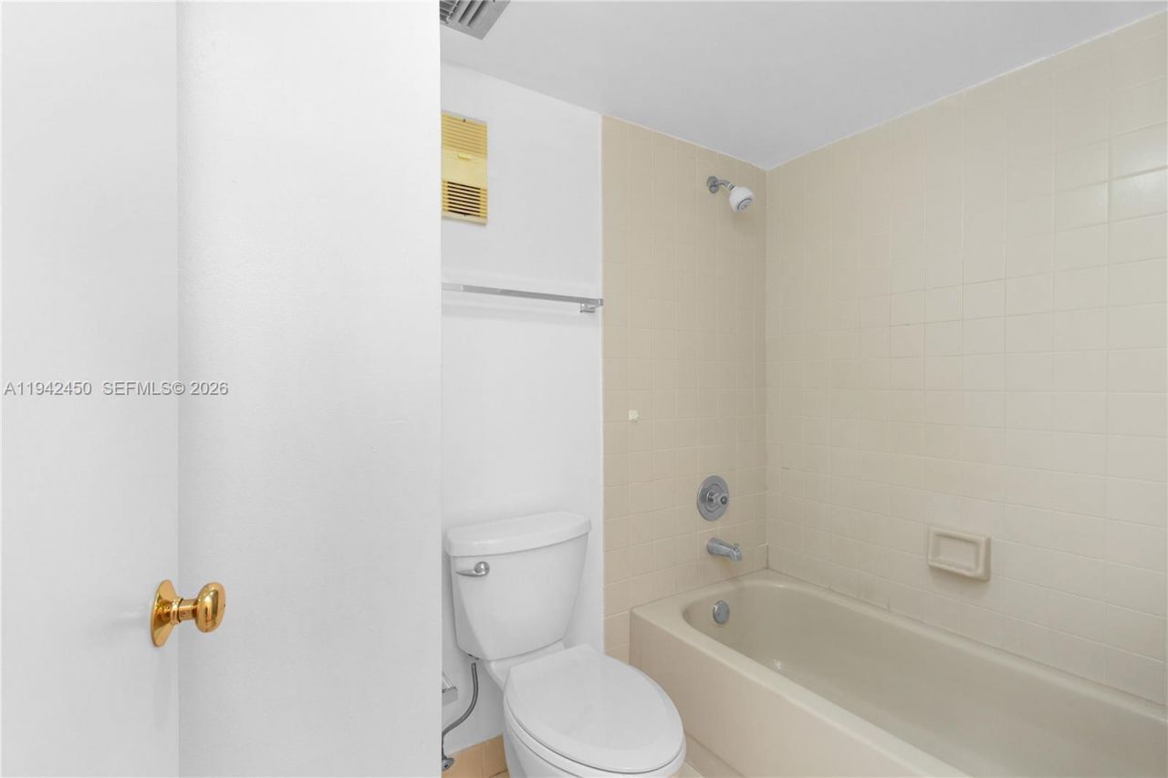 8810 SW 132nd Pl, Unit 403DN, Miami, FL 33186 Photo