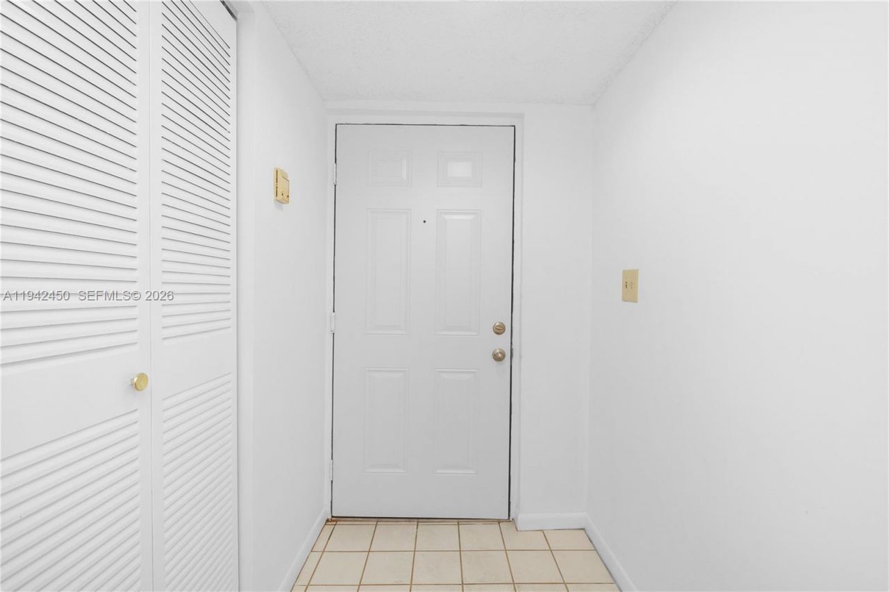 8810 SW 132nd Pl, Unit 403DN, Miami, FL 33186 Photo