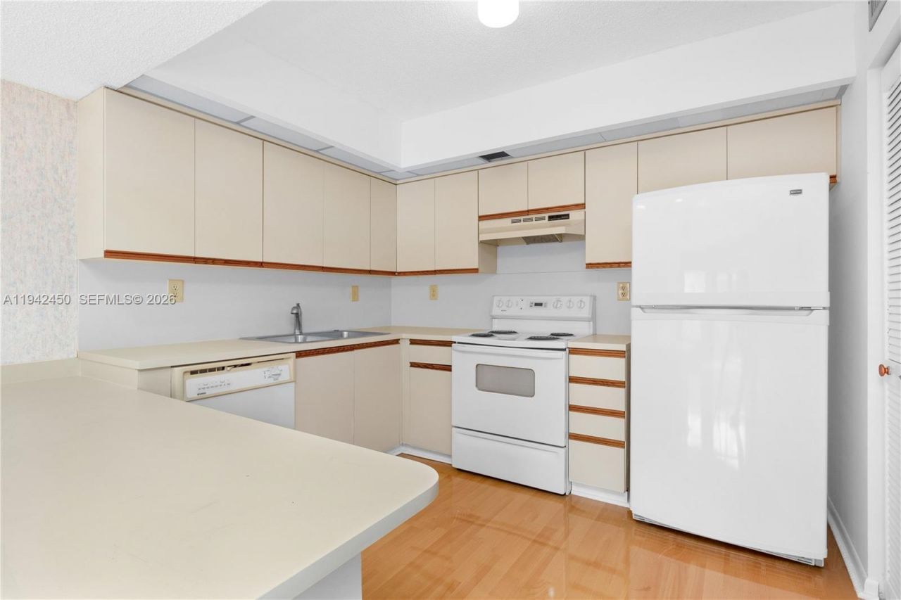 8810 SW 132nd Pl, Unit 403DN, Miami, FL 33186 Photo