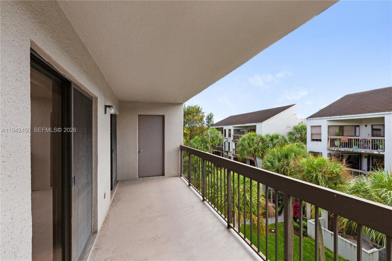 8810 SW 132nd Pl, Unit 403DN, Miami, FL 33186 Photo