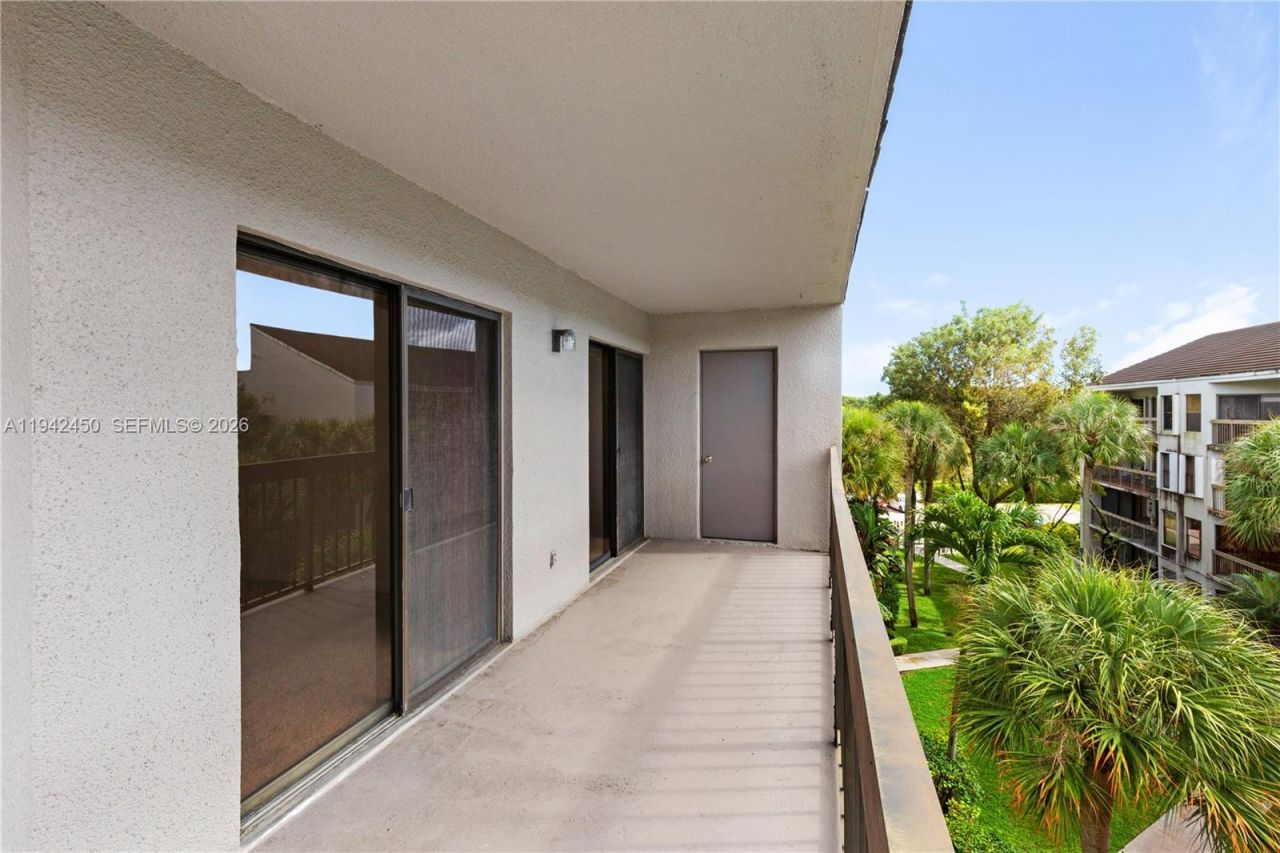 8810 SW 132nd Pl, Unit 403DN, Miami, FL 33186 Photo
