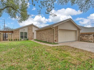 30 Sugar Creek Place, Woodway, TX 76712
