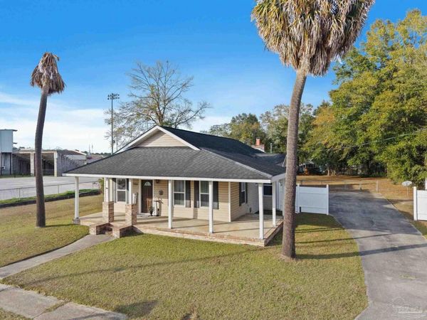 1705 Poplar St, Flomaton, AL 36641