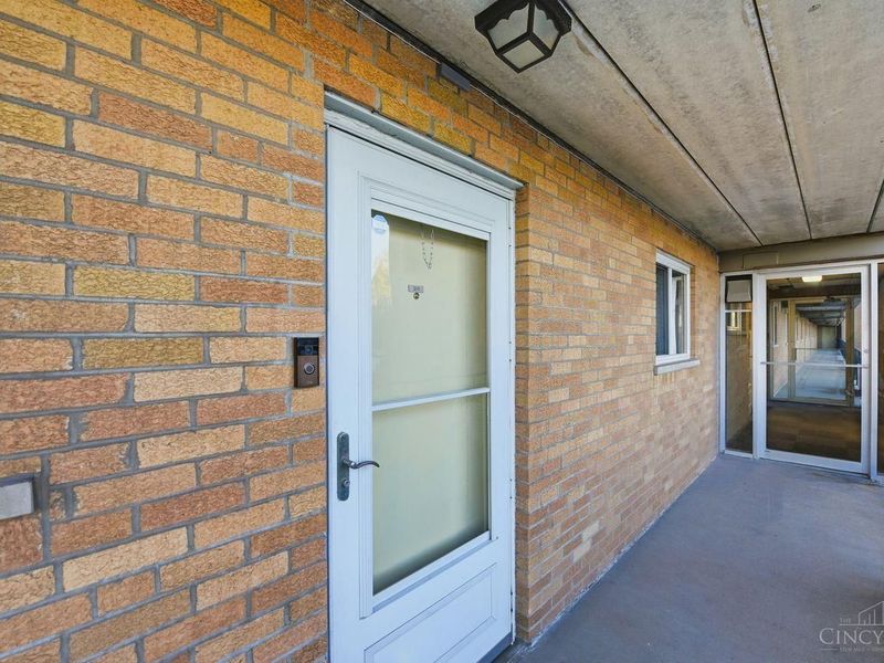 2680 Lehman Road, Unit C205, Cincinnati, OH 45204 Photo 2
