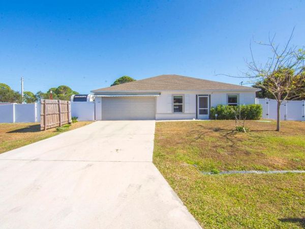 159 SW Milburn Circle, Port Saint Lucie, FL 34953