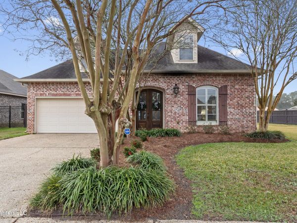 3939 Acadian Village Drive, Ocean Springs, MS 39564