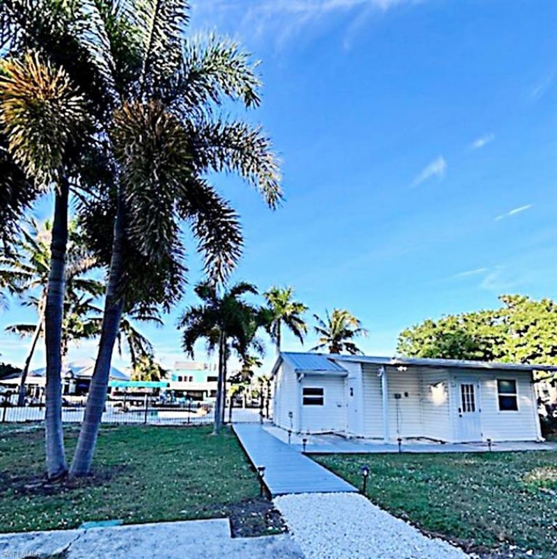 3348 6th Ave, Saint James City, FL 33956 Photo