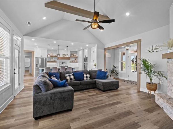 1257 Malone Road, Gentry, AR 72734