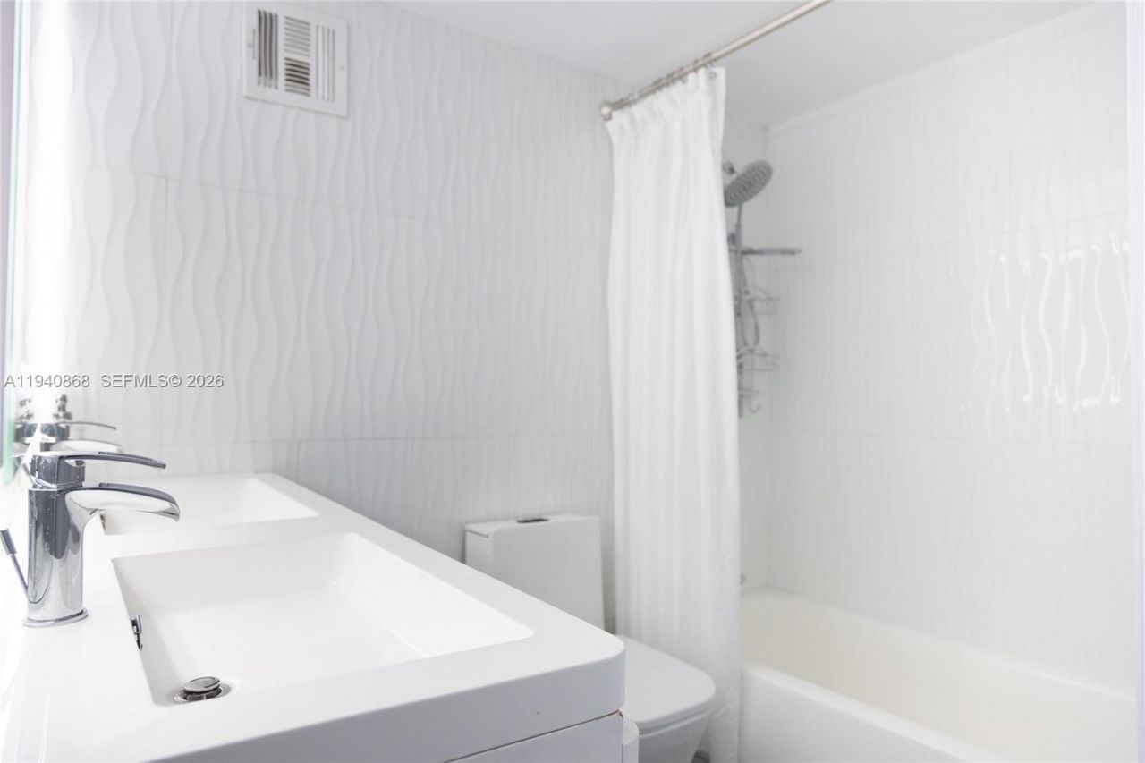 1200 West Ave, Unit 708, Miami Beach, FL 33139 Photo