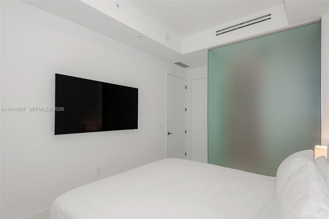 1030 15th St, Unit 214, Miami Beach, FL 33139 Photo