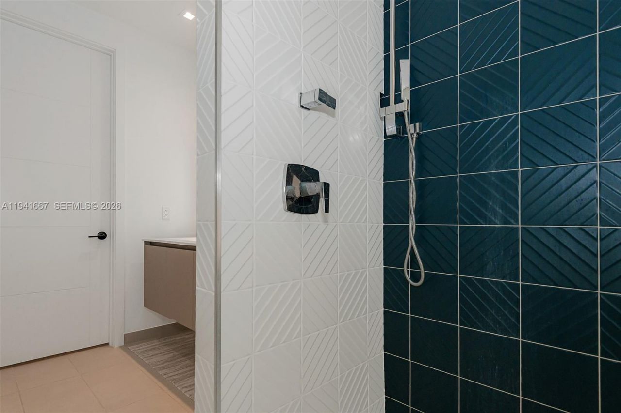 1030 15th St, Unit 214, Miami Beach, FL 33139 Photo