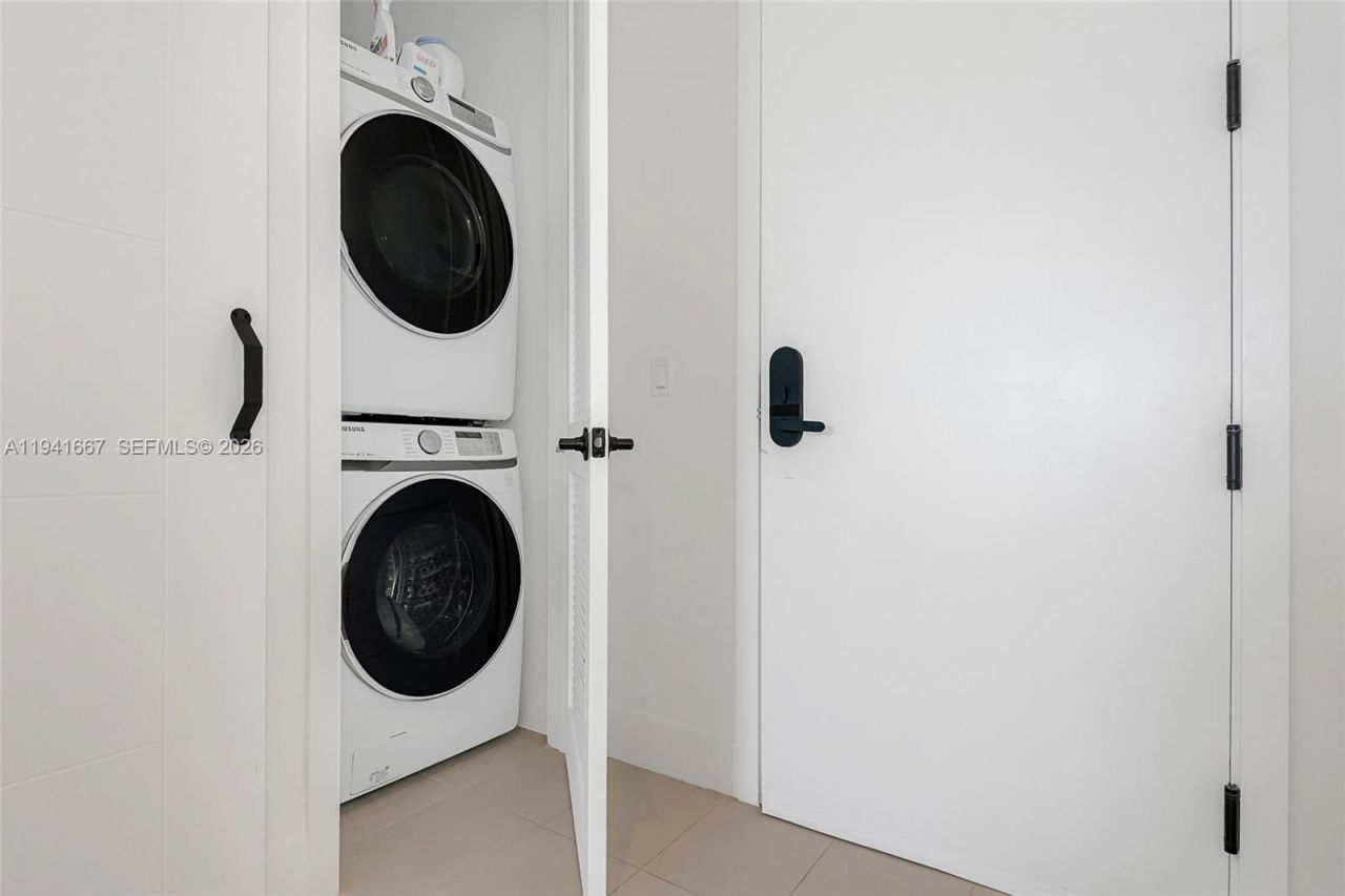 1030 15th St, Unit 214, Miami Beach, FL 33139 Photo