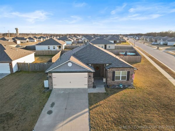 10014 E 110th Place North, Owasso, OK 74055