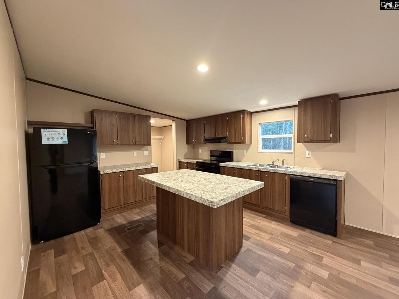 130 Carlton Drive Photo 5