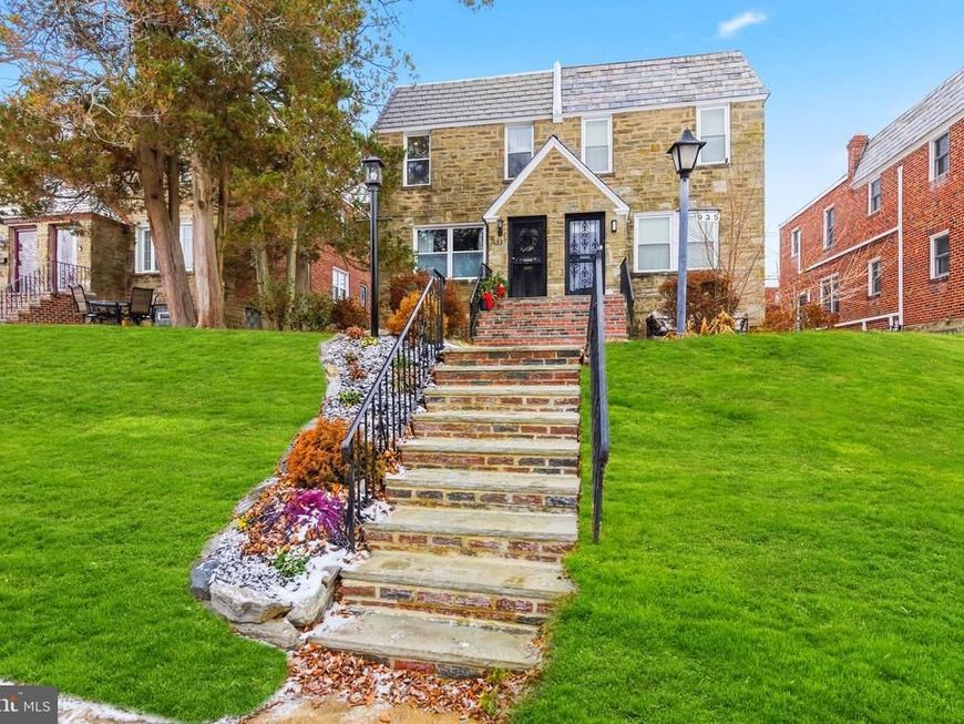 933 E Slocum Street, Philadelphia, PA 19150 Main Photo