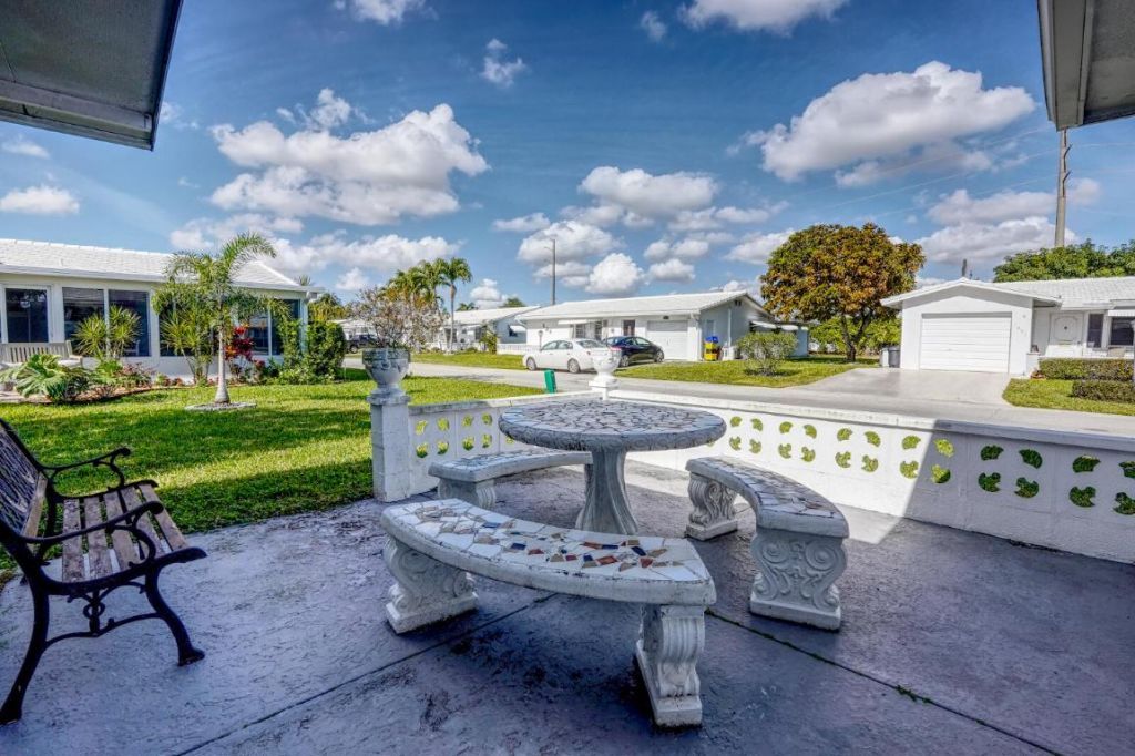 1601 SW 18th Street, Boynton Beach, FL 33426 Photo