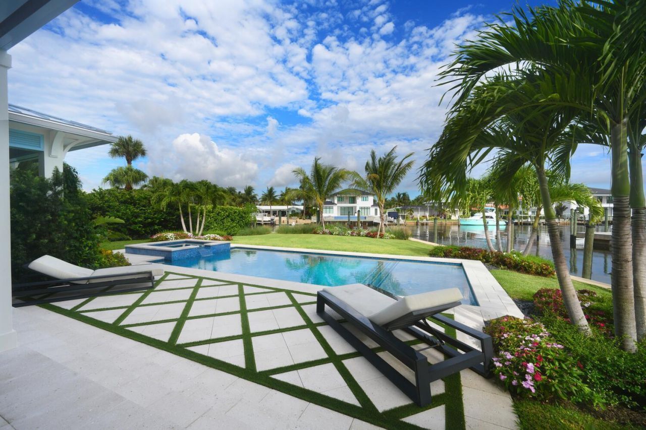 643 Pilot Road, North Palm Beach, FL 33408 Photo