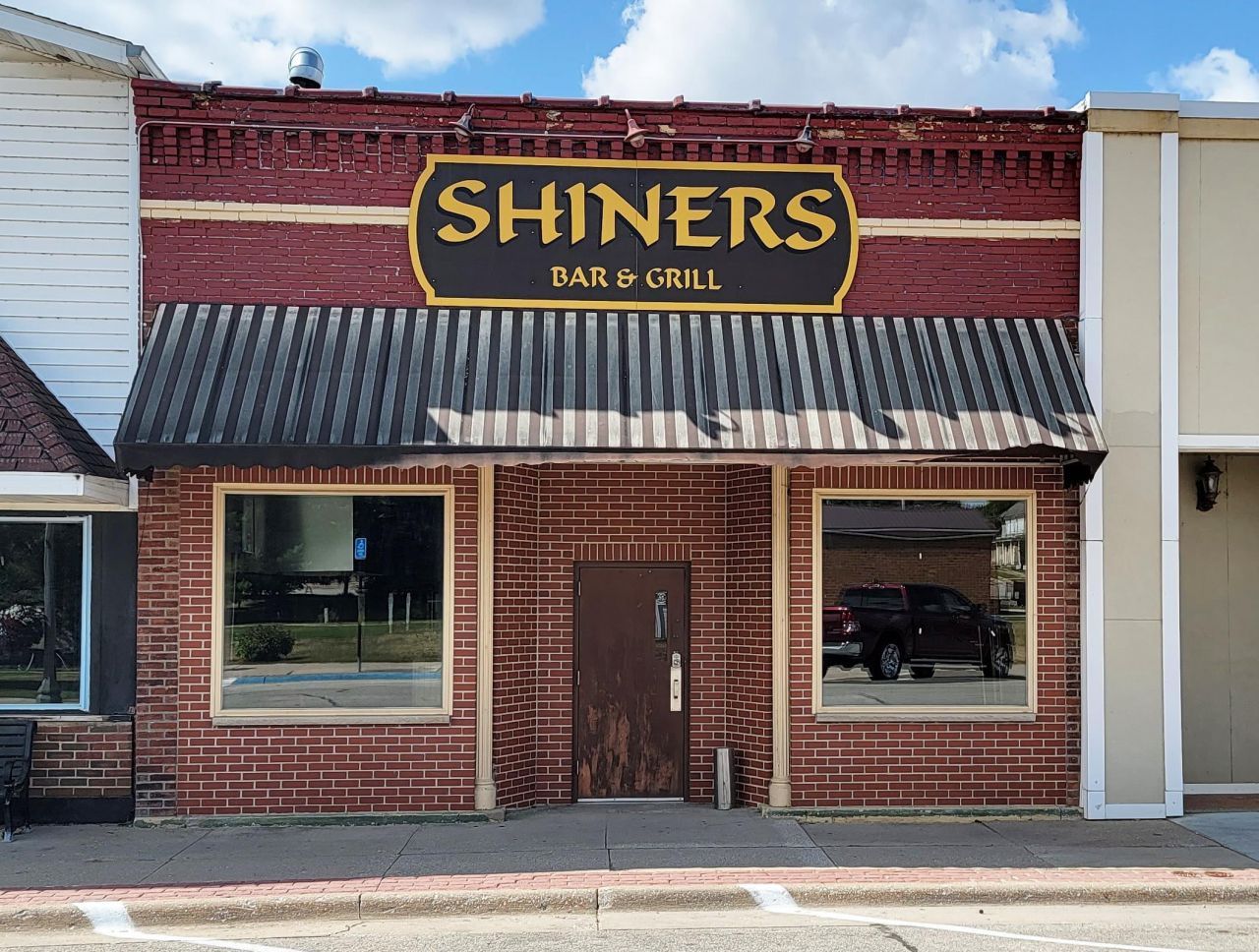 206 S Main Street, Fayette, IA 52142 Main Photo