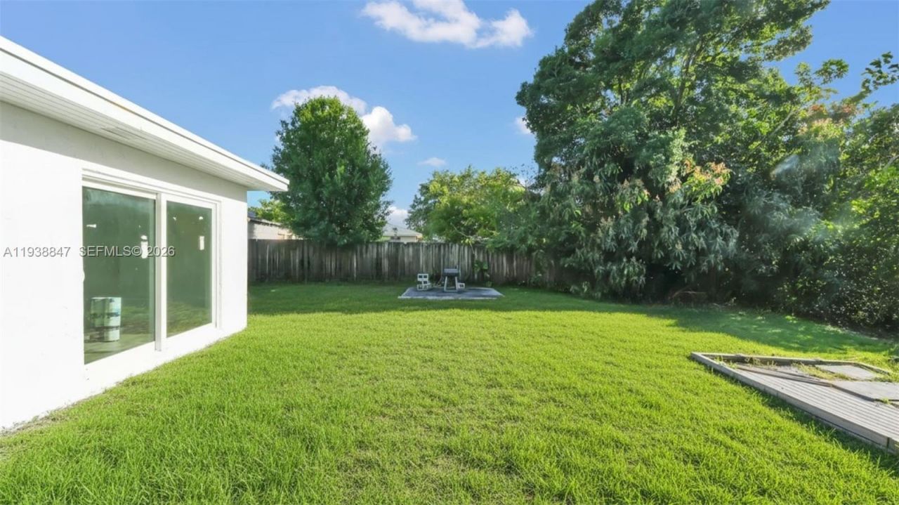 649 NW 24th Ave, Fort Lauderdale, FL 33311 Photo