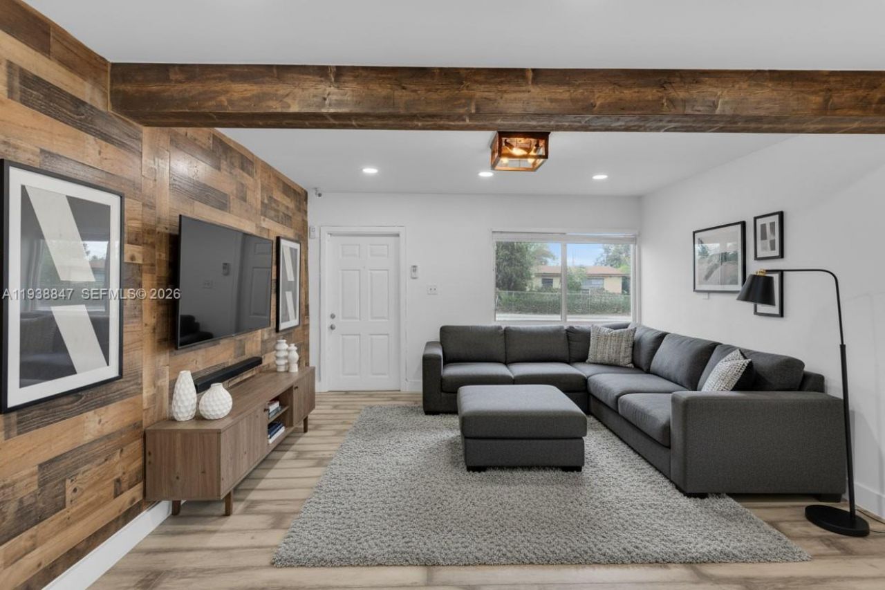 649 NW 24th Ave, Fort Lauderdale, FL 33311 Photo