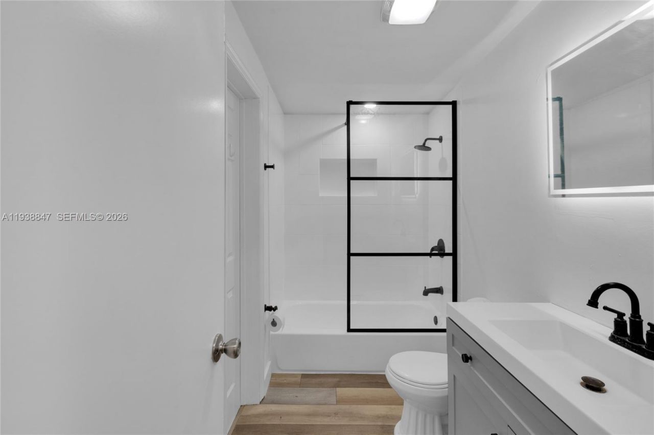 649 NW 24th Ave, Fort Lauderdale, FL 33311 Photo