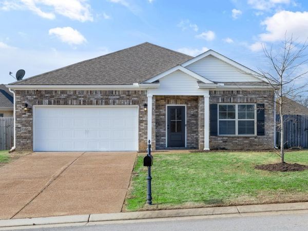 250 LILLY DR, Oakland, TN 38060
