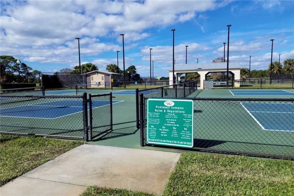 106 Tracy Drive, Sebastian, FL 32958 Photo