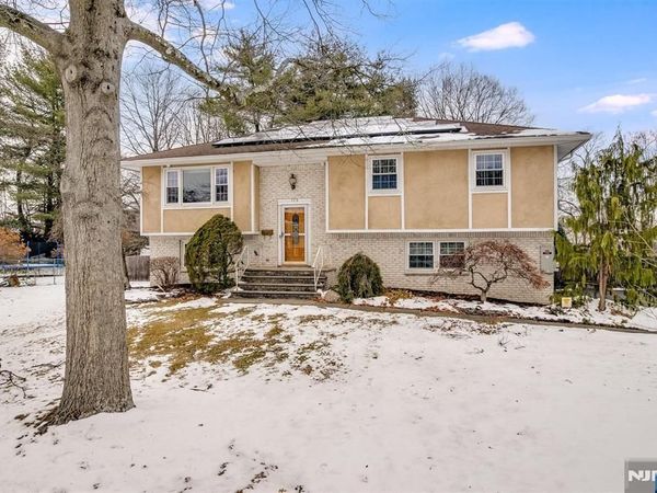 779 Decker Place, PARAMUS, NJ 07652