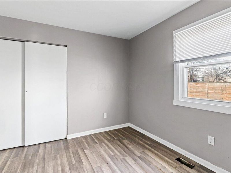 663 E 2nd Avenue, Columbus, OH 43201 Photo 12