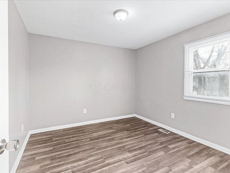 663 E 2nd Avenue, Columbus, OH 43201 Photo 15