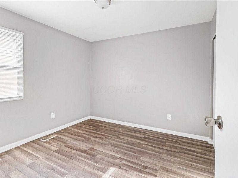 663 E 2nd Avenue, Columbus, OH 43201 Photo 15