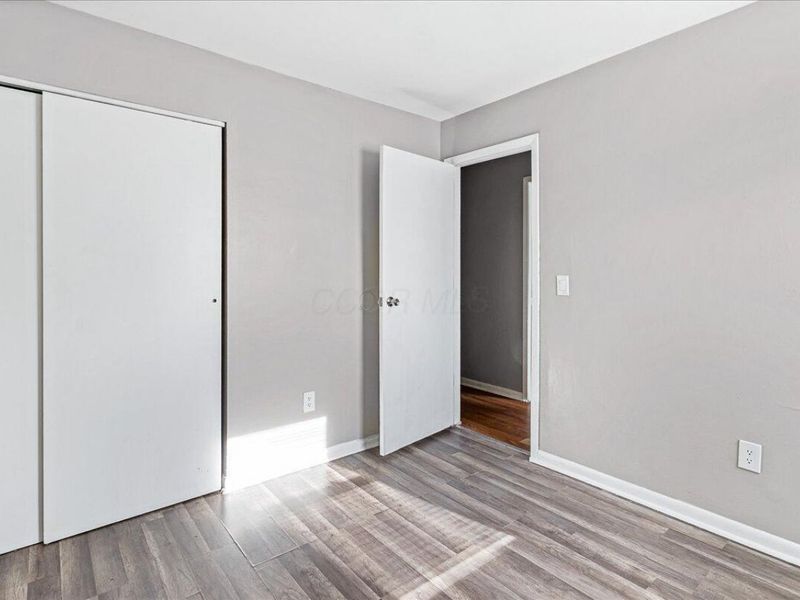 663 E 2nd Avenue, Columbus, OH 43201 Photo 18