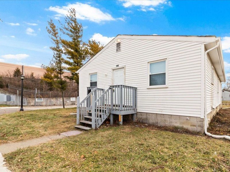 663 E 2nd Avenue, Columbus, OH 43201 Photo 2