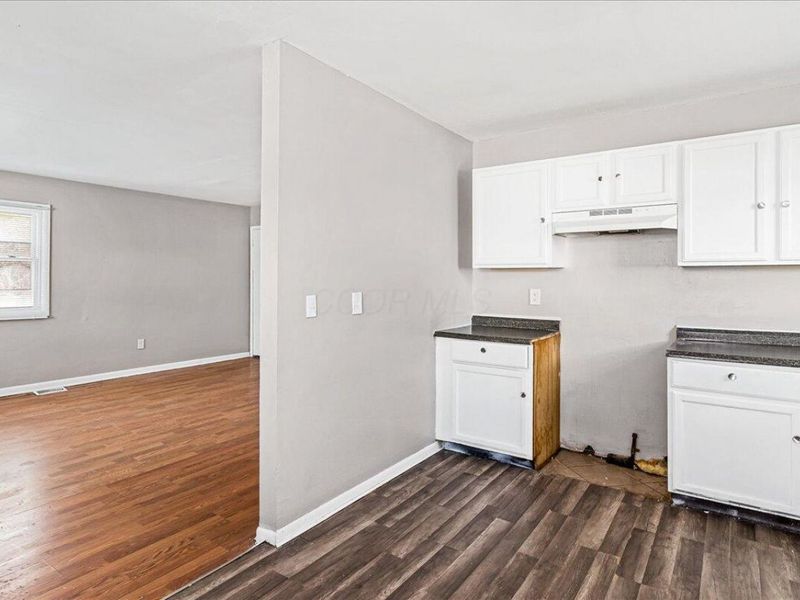 663 E 2nd Avenue, Columbus, OH 43201 Photo 9