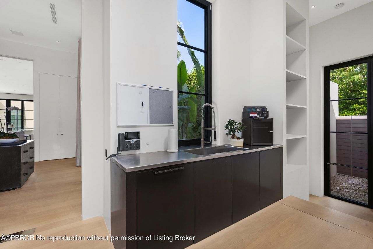 241 Jungle Road, Palm Beach, FL 33480 Photo