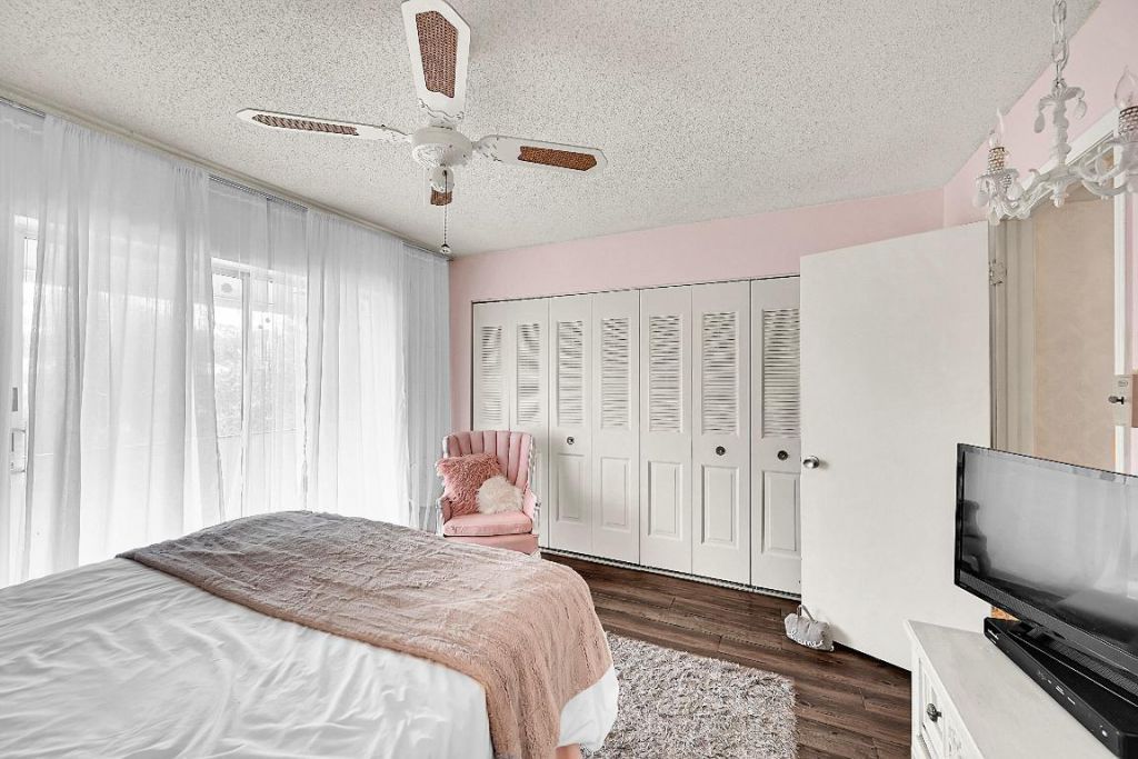 312 Sheffield M, West Palm Beach, FL 33417 Photo