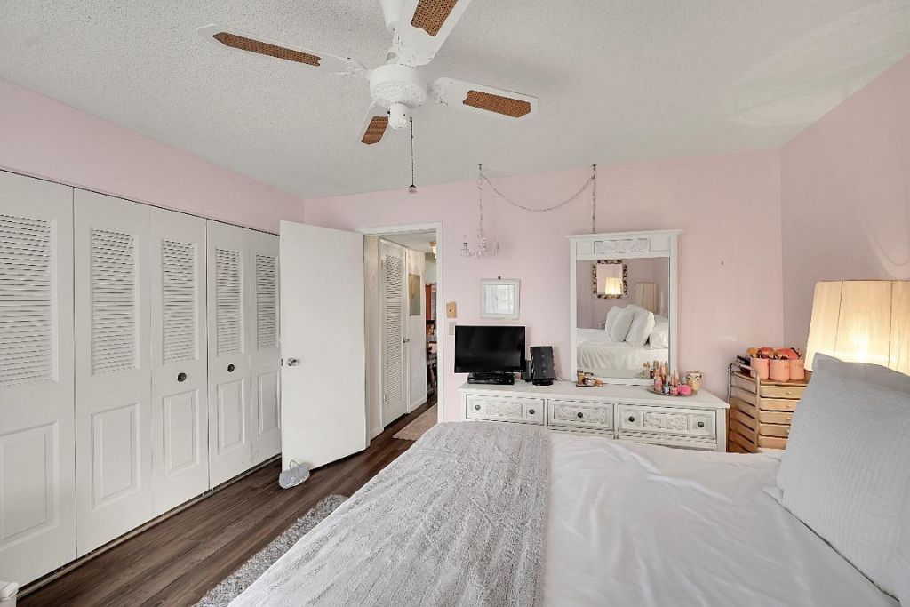 312 Sheffield M, West Palm Beach, FL 33417 Photo