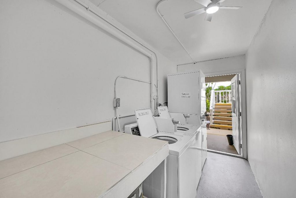 312 Sheffield M, West Palm Beach, FL 33417 Photo