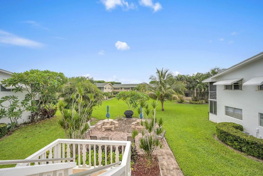 312 Sheffield M, West Palm Beach, FL 33417 Photo