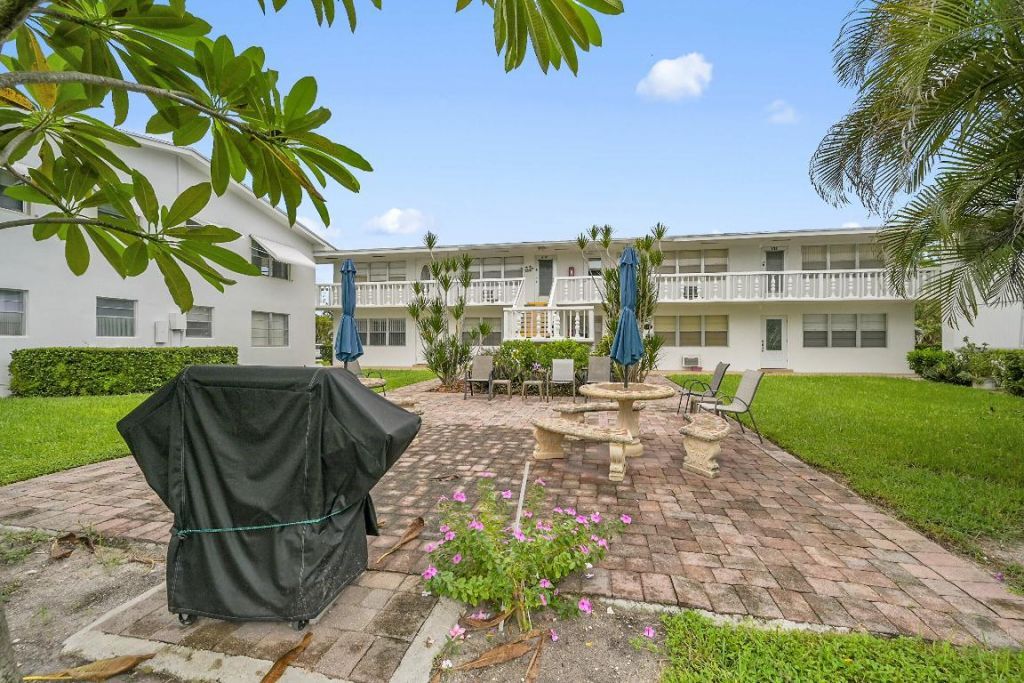 312 Sheffield M, West Palm Beach, FL 33417 Photo