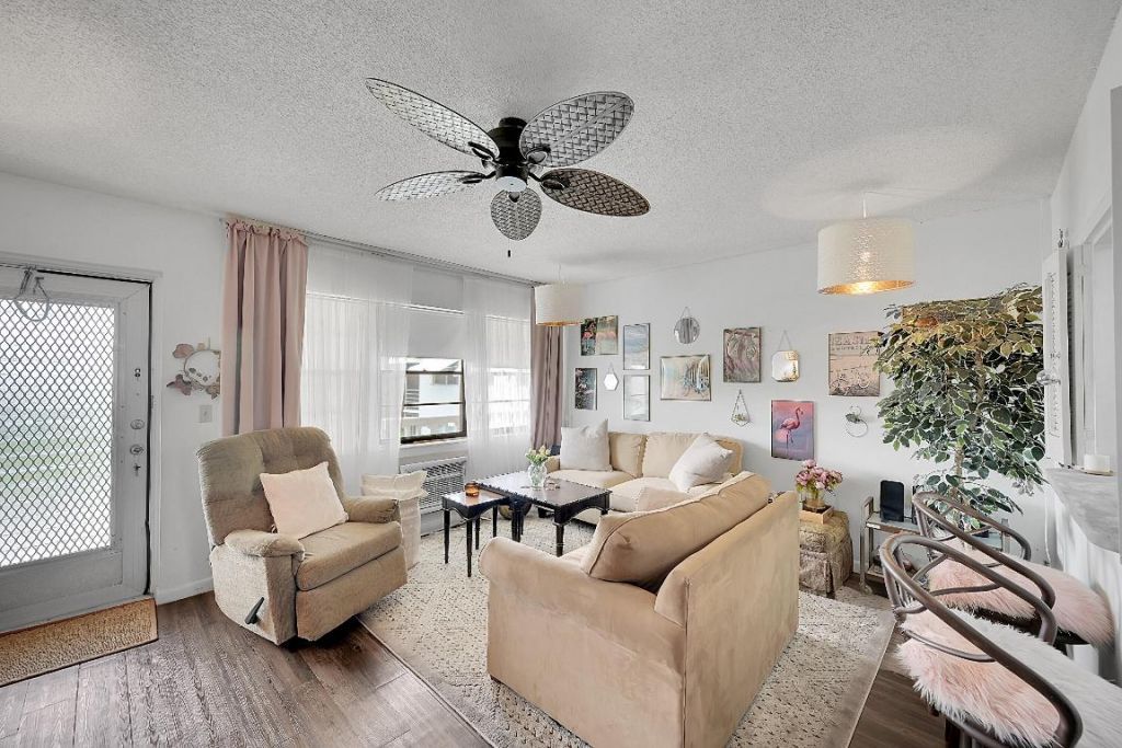 312 Sheffield M, West Palm Beach, FL 33417 Photo