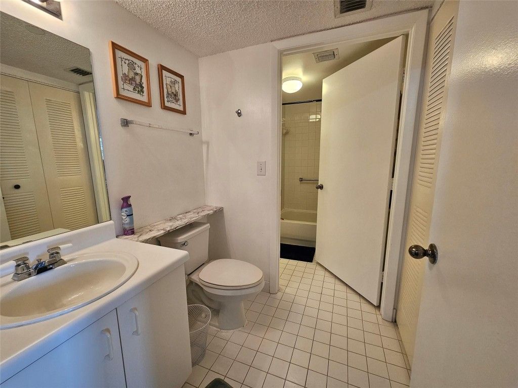 9525 Weldon Circle, Unit 410, Tamarac, FL 33321 Photo